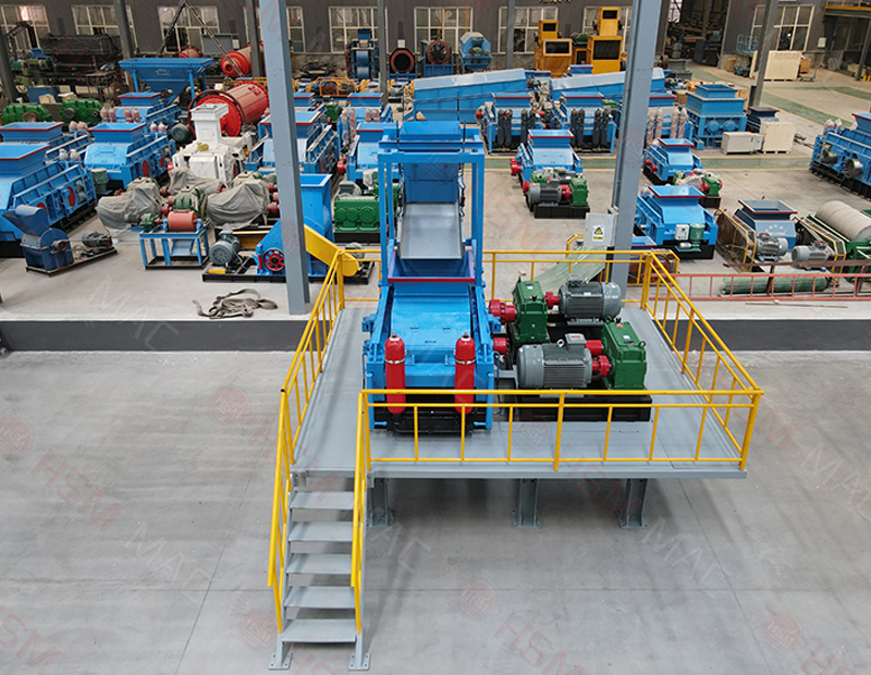 選擇河南鄭州華盛銘對(duì)輥制砂機(jī)，確保制砂生產(chǎn)效率與品質(zhì)